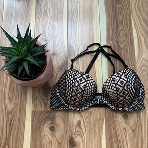 VICTORIA’S SECRET | lace very sexy push up bra size 34B